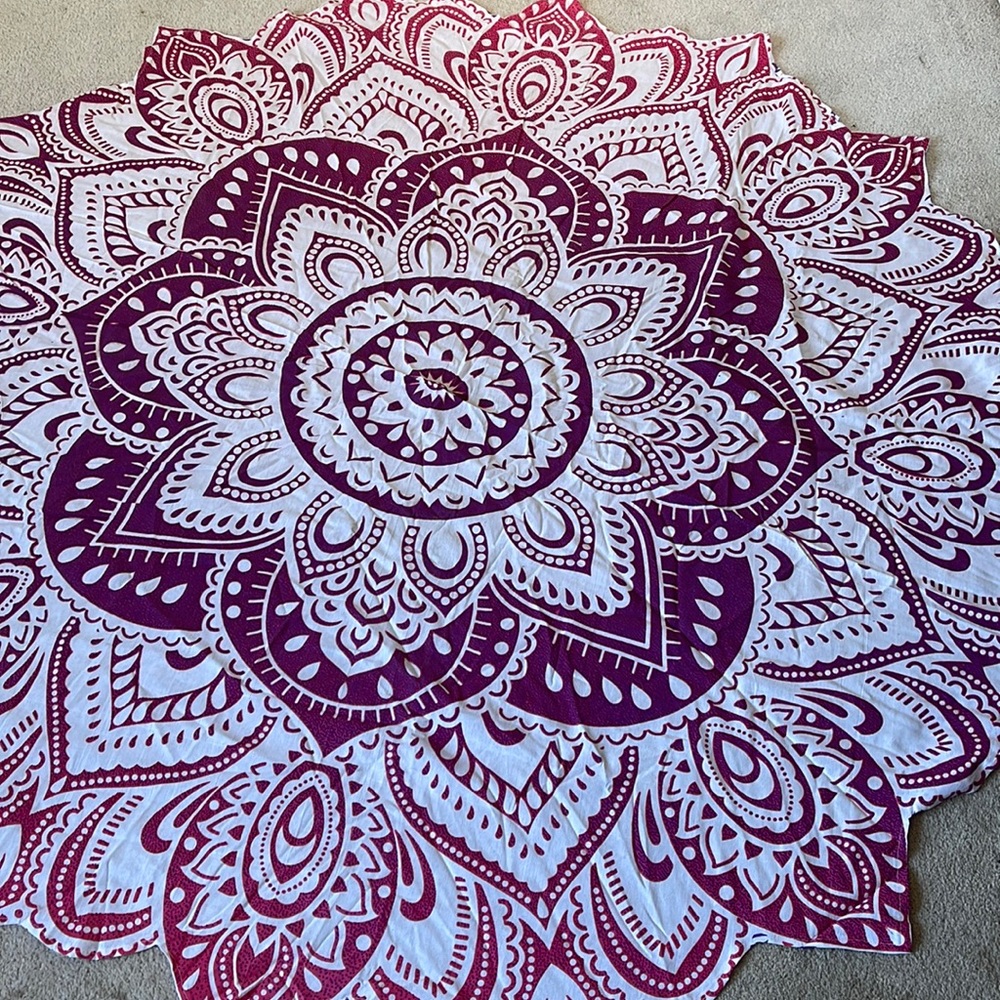 Lotus Shaped Tapestry - Picture 2 of 6